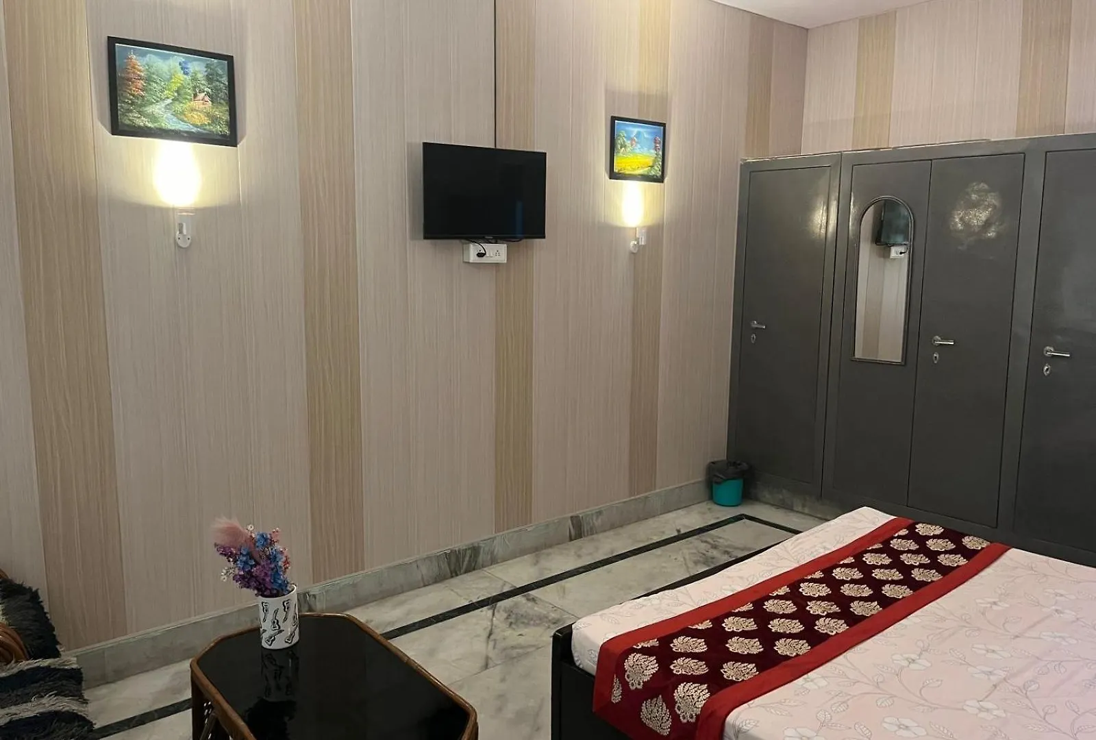 Baba Paying Guest House Varanasi